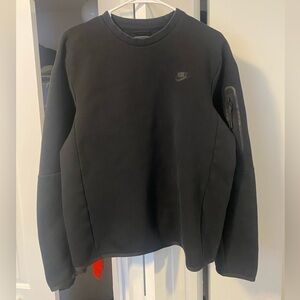 n Nike tech pullover